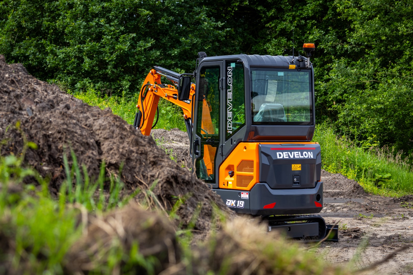 Develon DX19-7-10