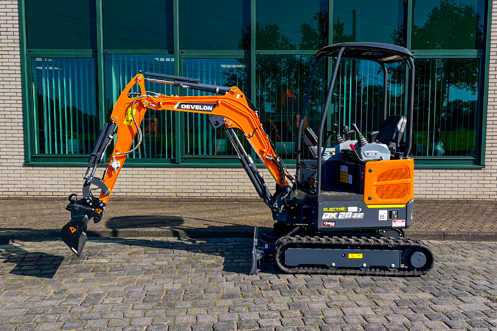 Develon DX20ZE
