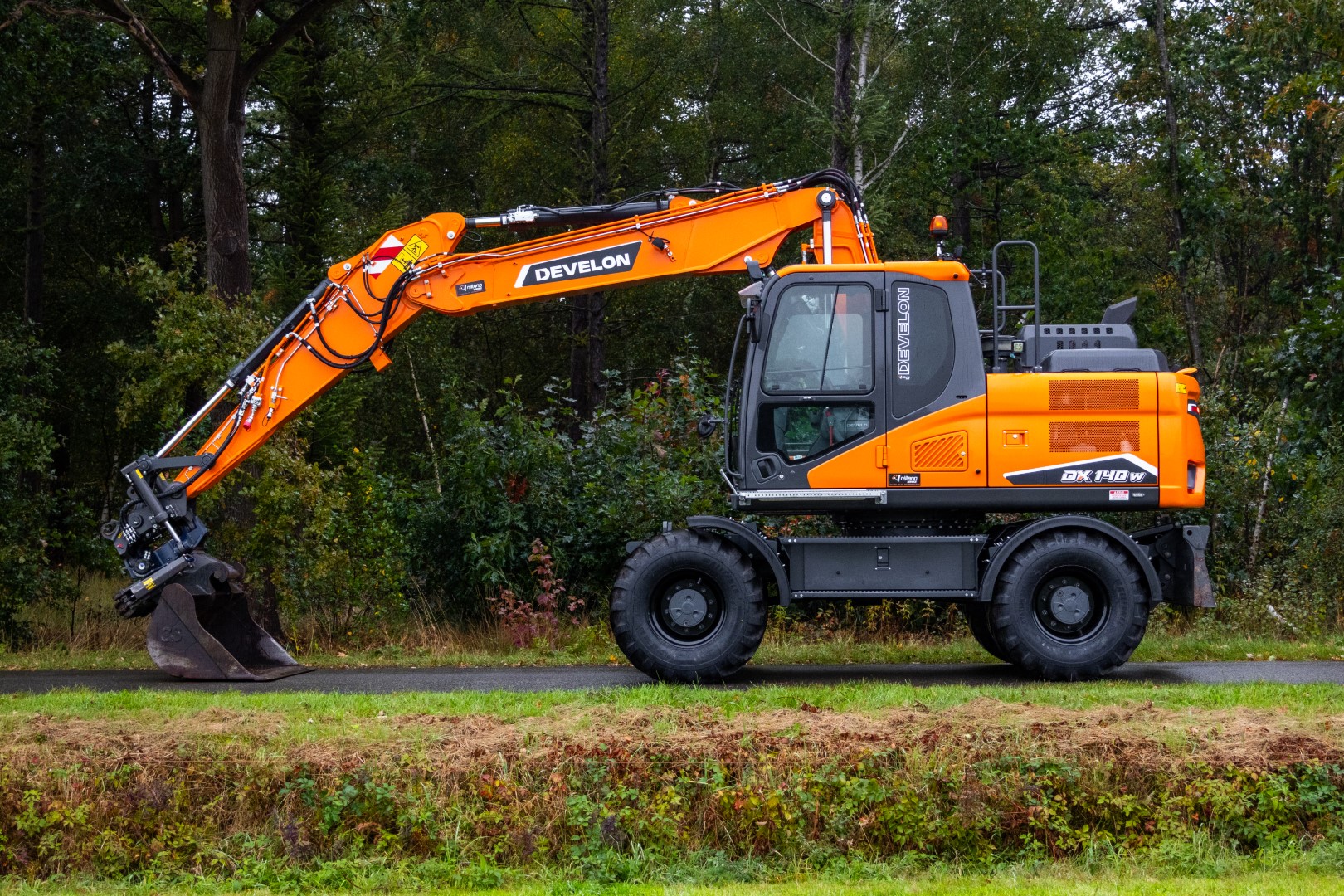 DX140W-7 - JvL-01
